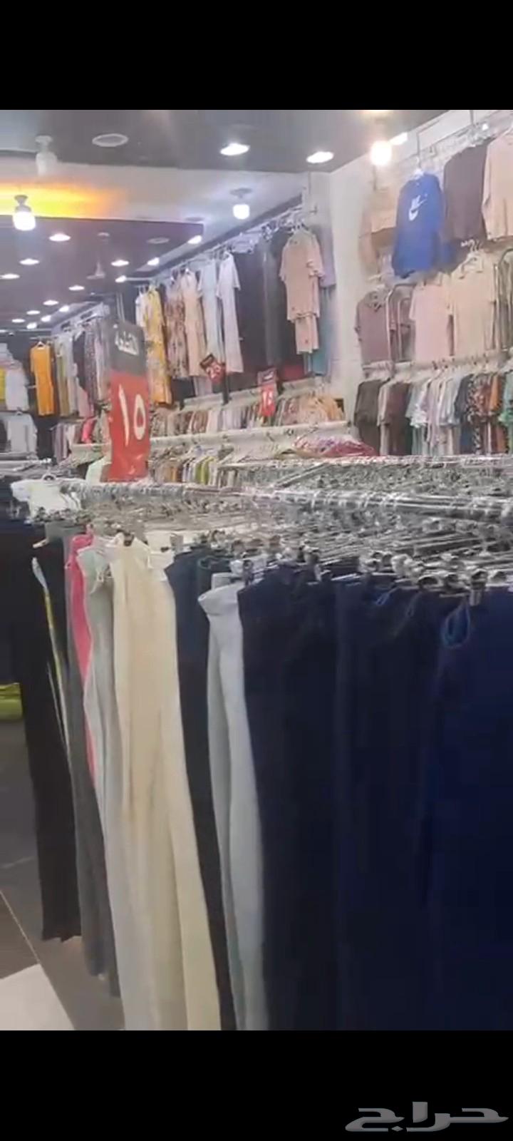 عرطه 40الف قطعه ملابس جميع الانواع القطعه 3.5ريال64554118644098113