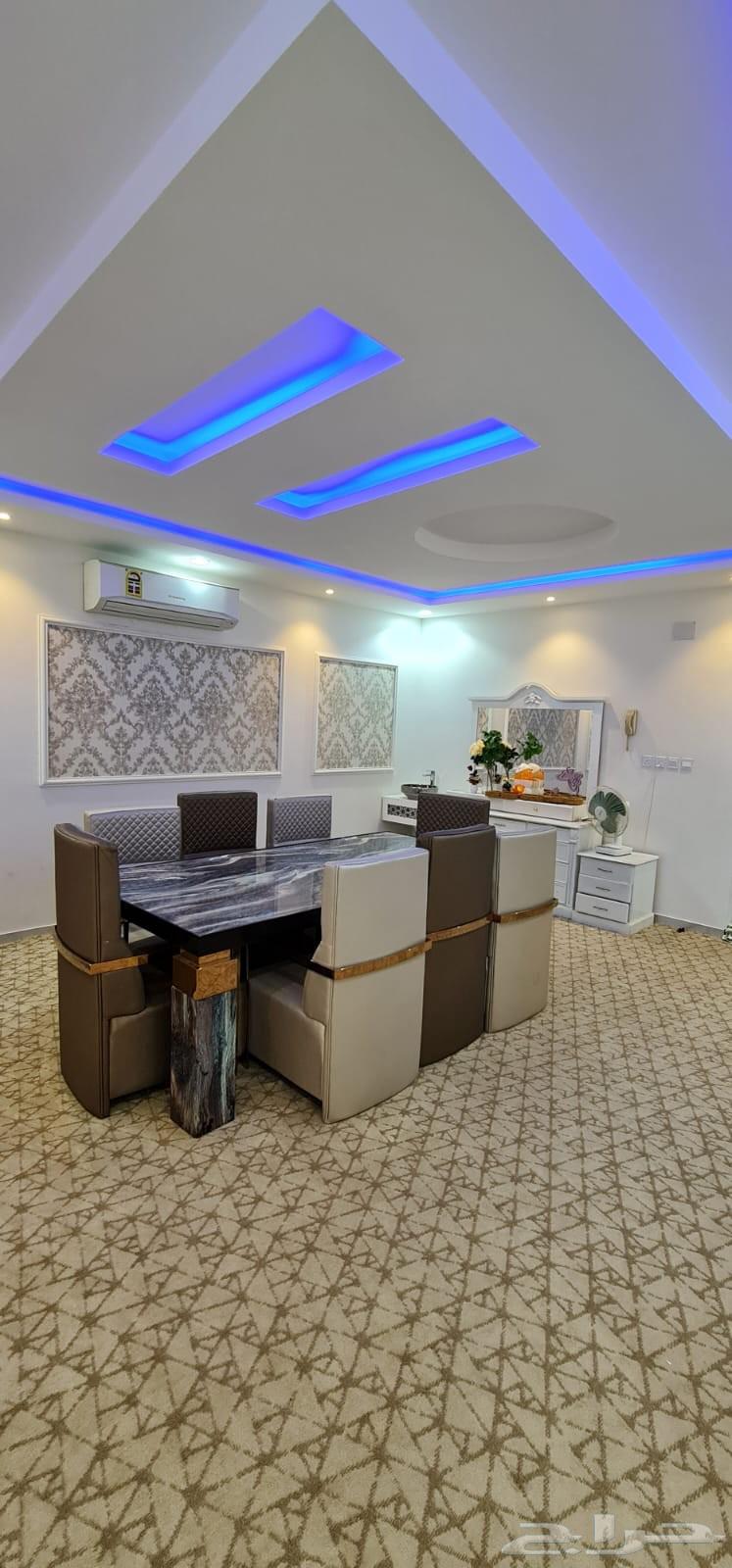 Dining table64560024043266110