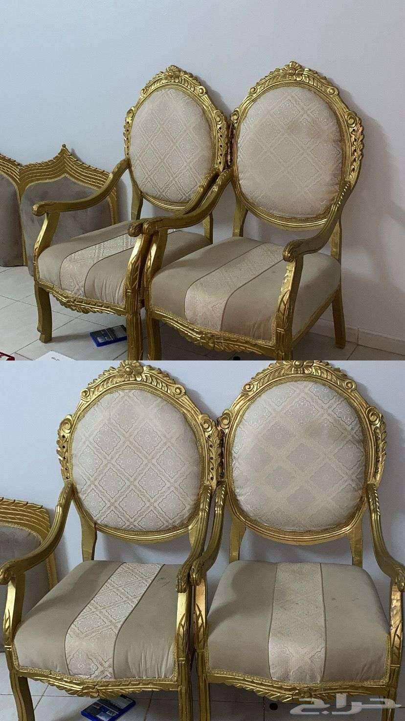 Supports and two chairs64557976075137113