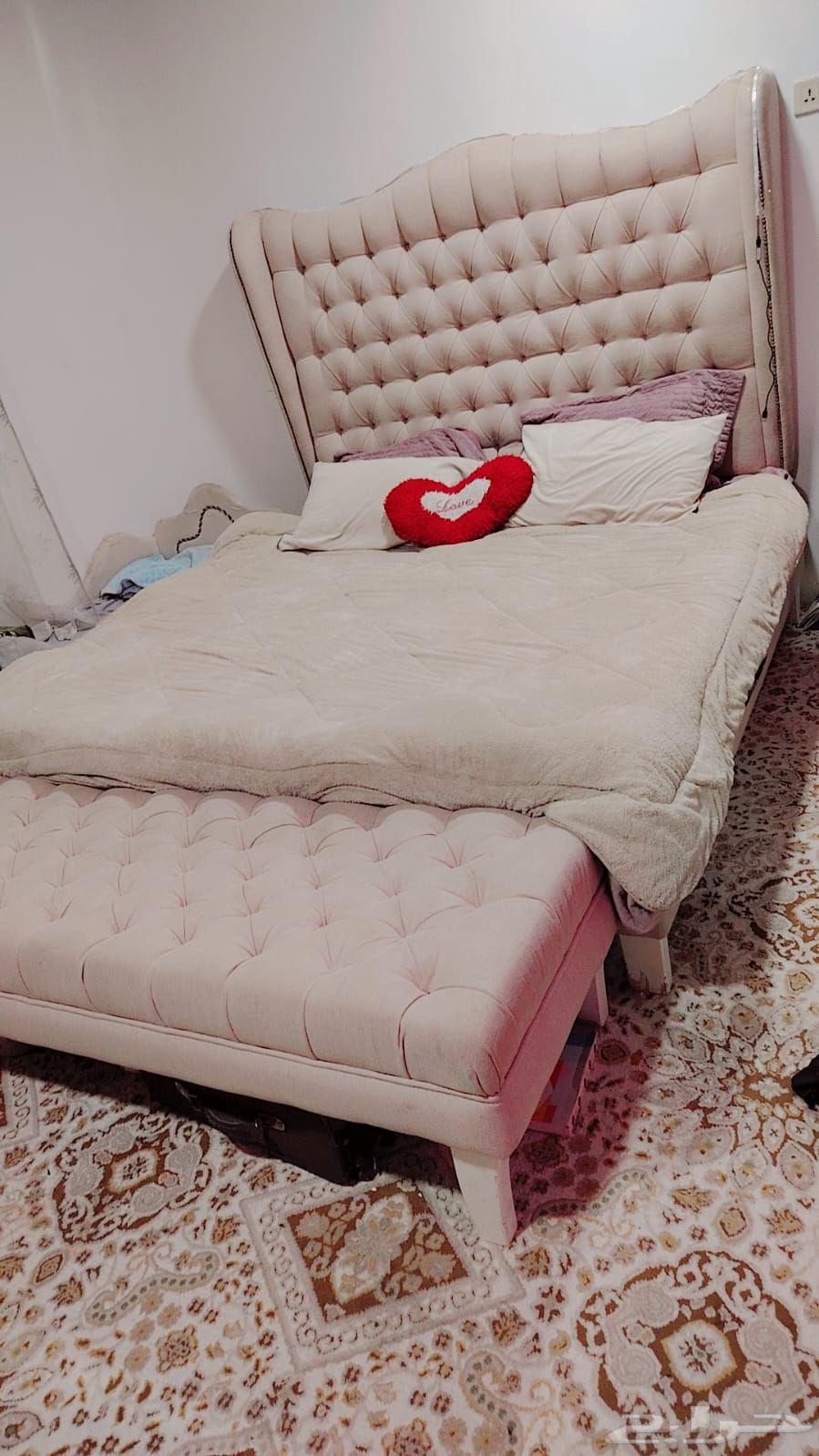 سرسر من ايكيا للبيع مع الكنبه حقه بدون مرتبه لااعلى سوم64561063499267111