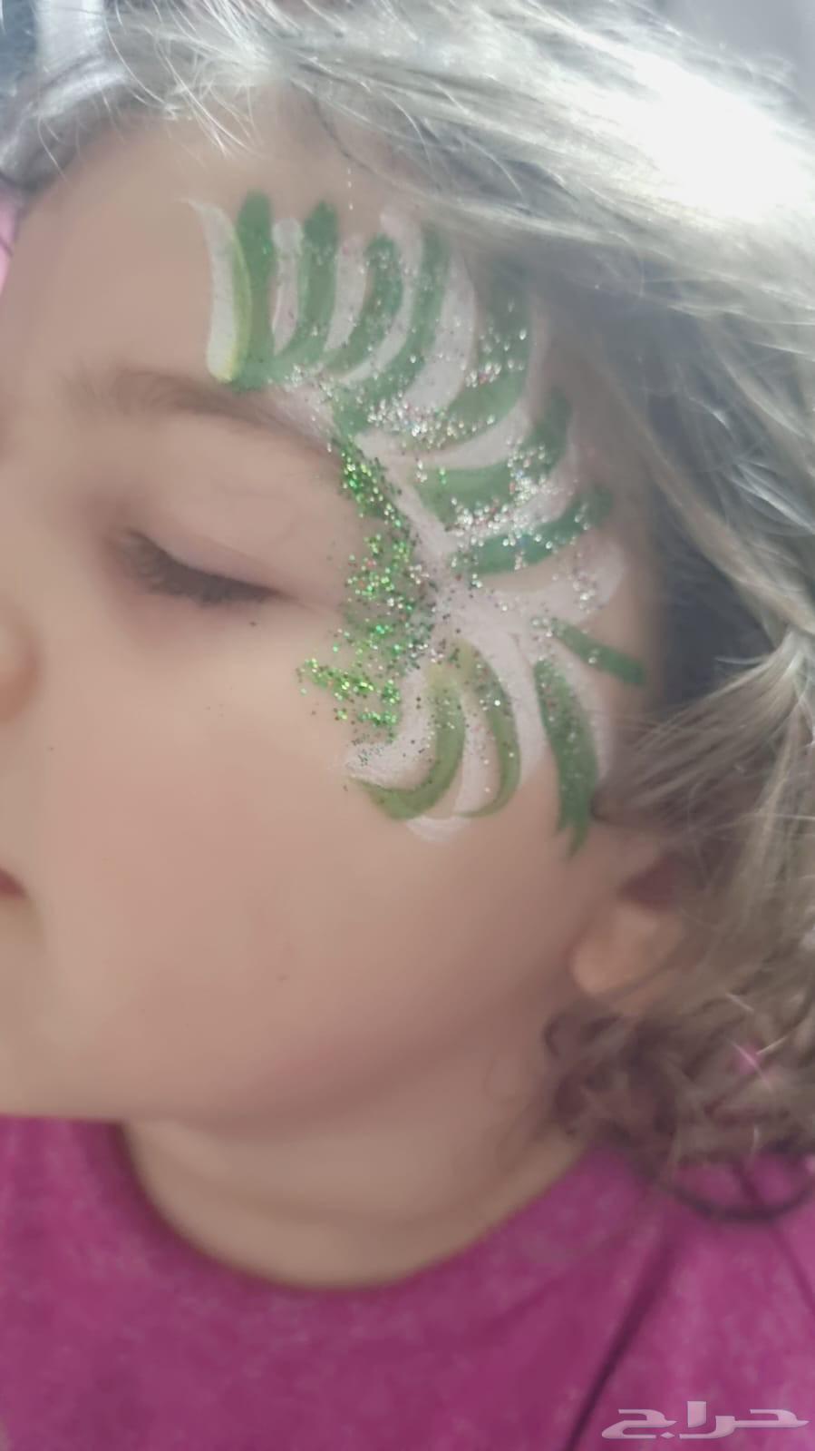 Hello, there is a full program for National Day lasting one or two hours depending on the agreement64556902938883113