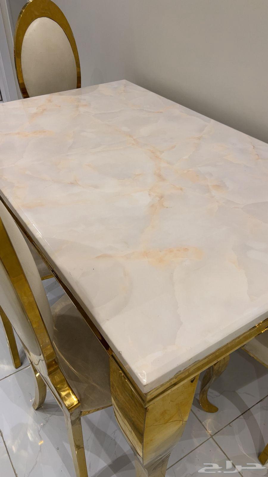 طاولة طعام كلاسيك فخمة .64562445516035112