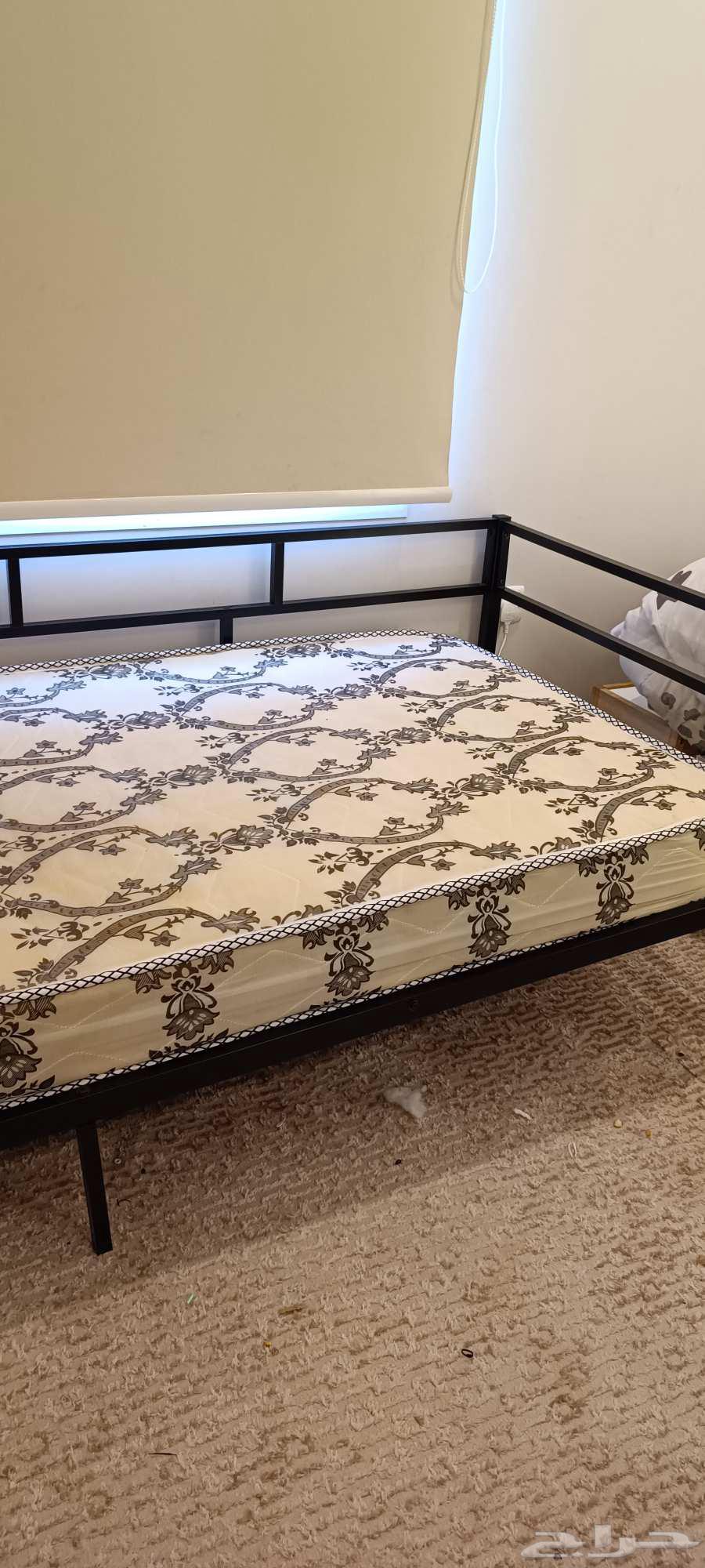 سرير من هوم بكس مع مرتبه سست وطني64557154670594112