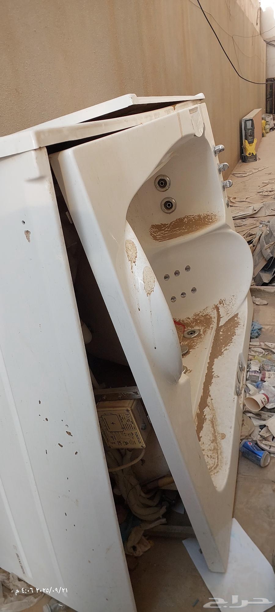 Jacuzzi for sale, working in excellent condition, 5000, selling out of necessity64559365751297110