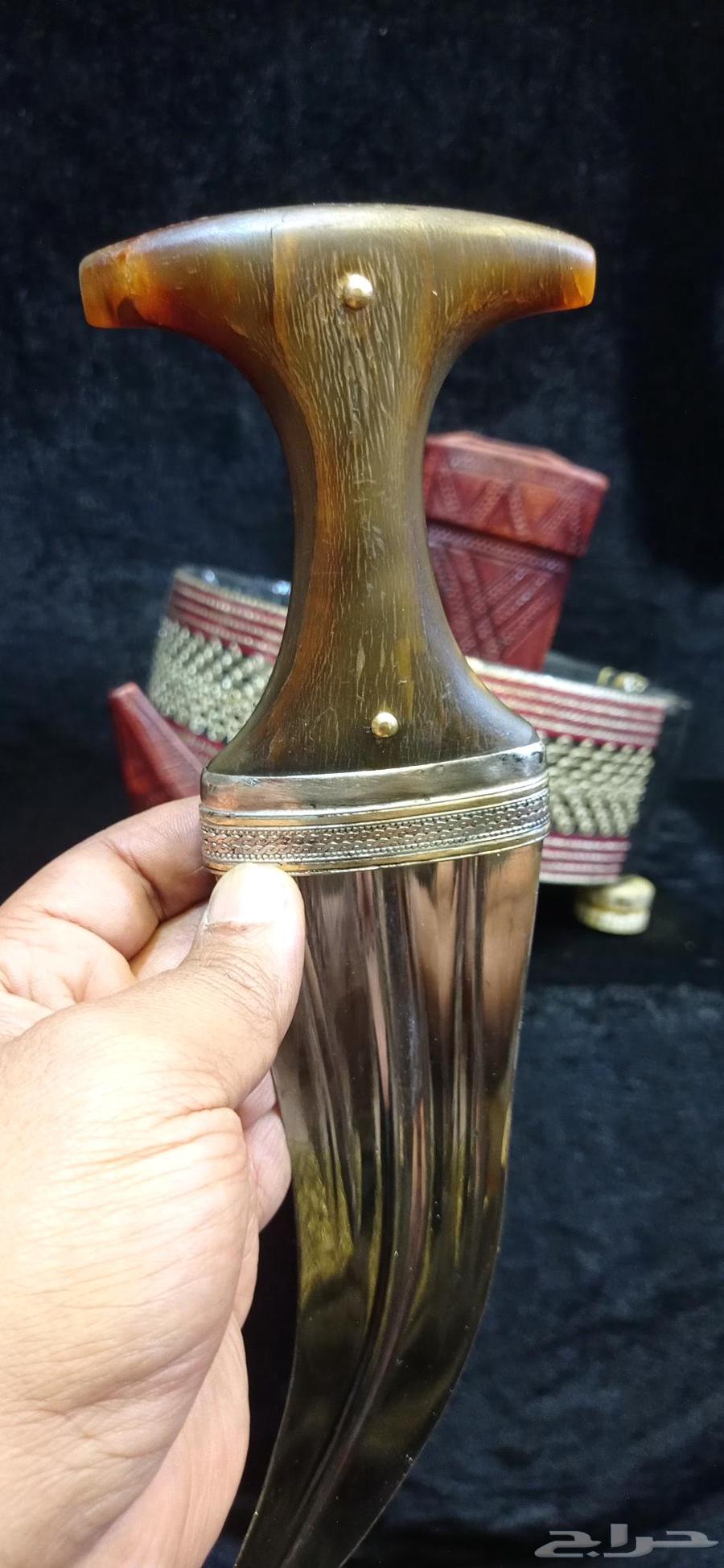 Horn Dagger64560530351363110