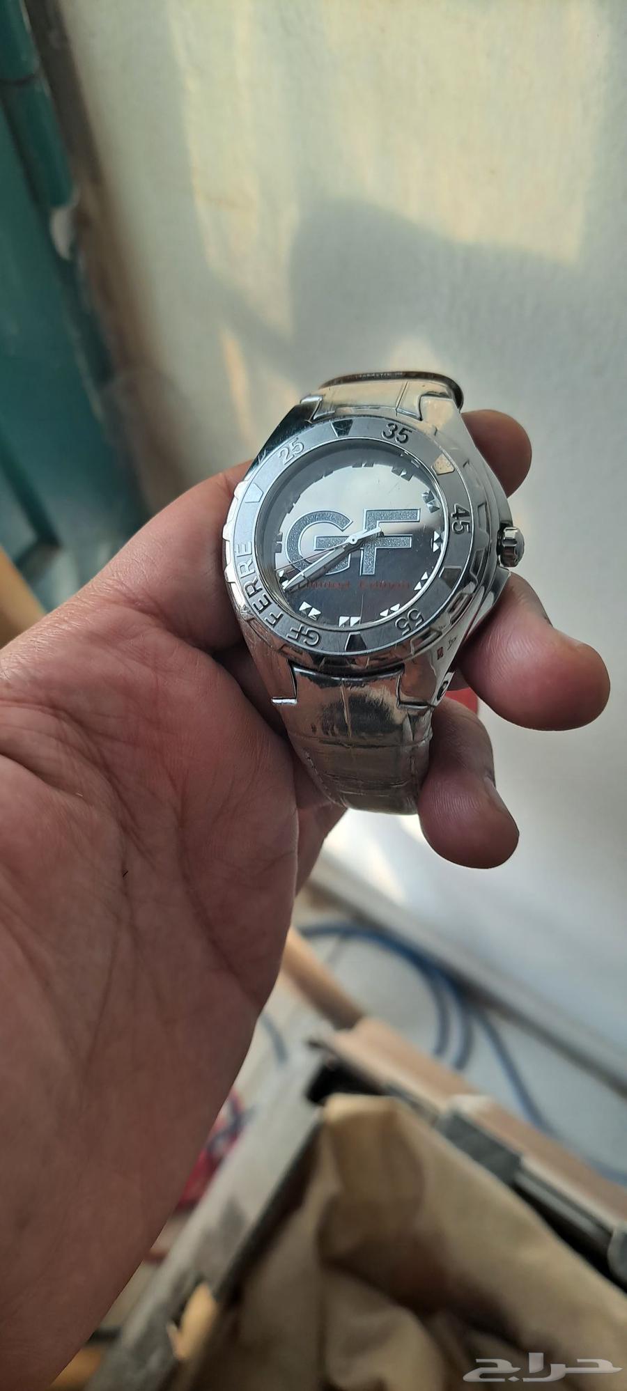 ساعة جميلة ماركة gianfranco ferr للبيع او بدل64562824795779110