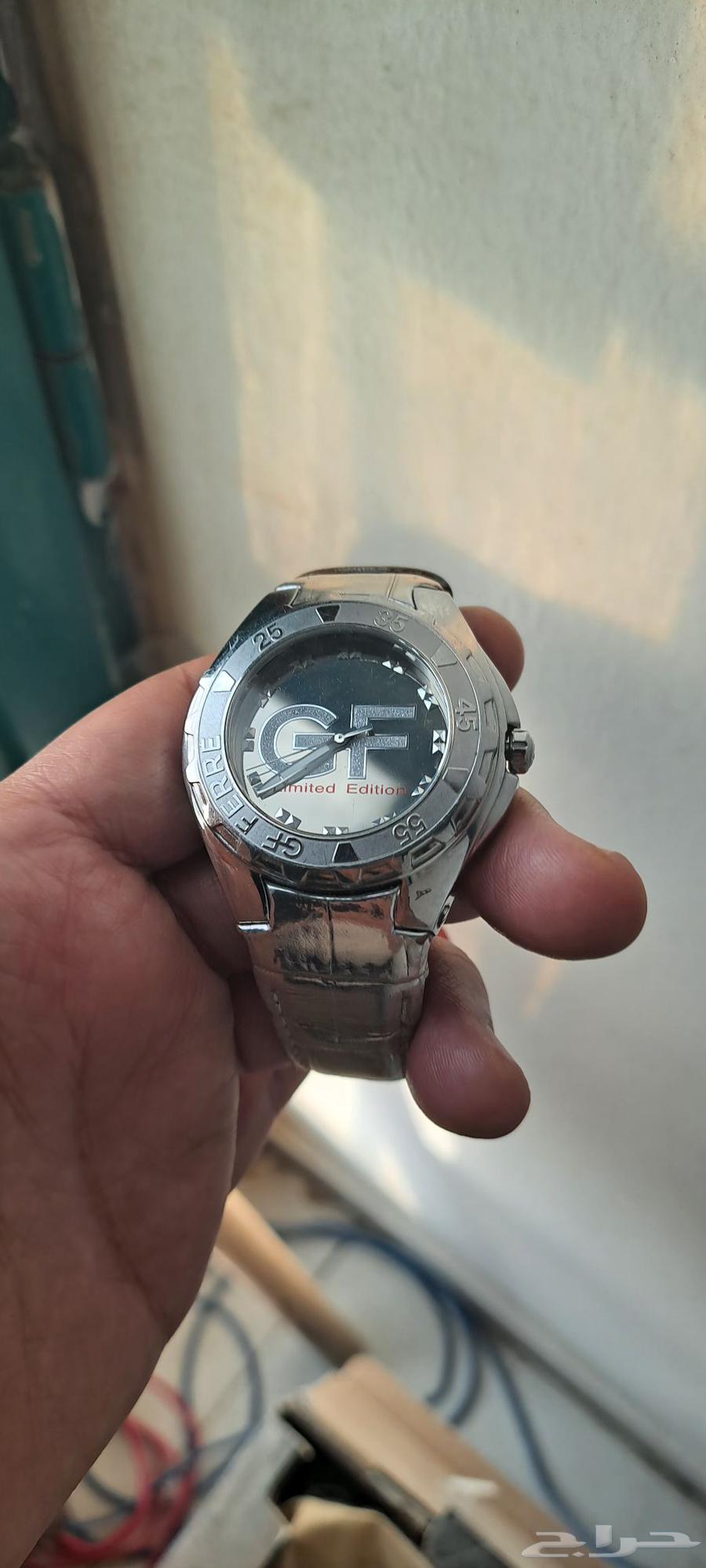 ساعة جميلة ماركة gianfranco ferr للبيع او بدل64562824795779113