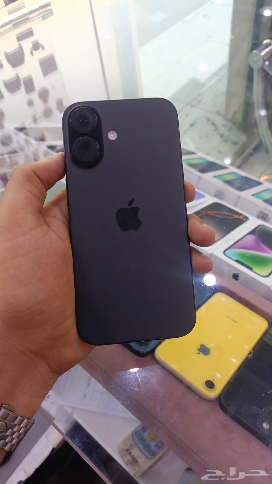 16عادي شبه جديد 15برو ماكس شبه جديد64568728463747110