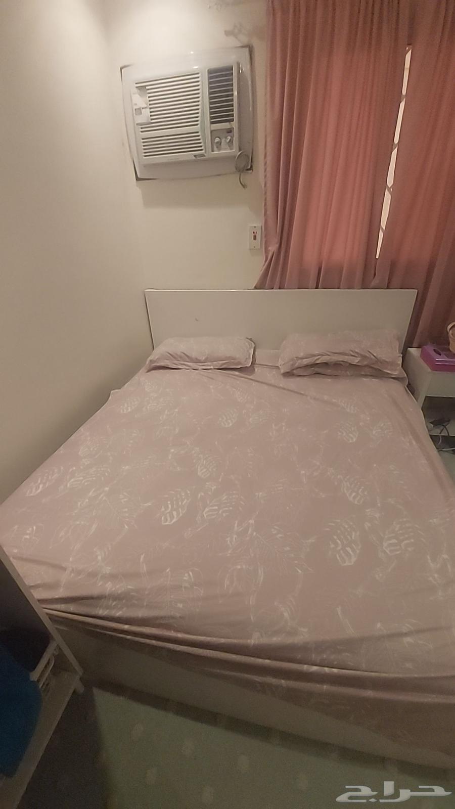 Chest with bed, mattress, and dresser64569481533314111