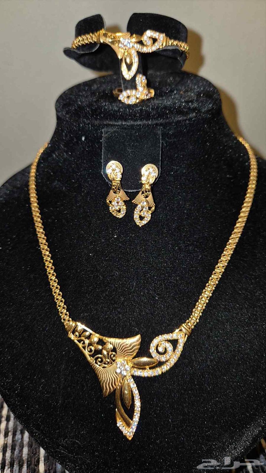 طقم عيار 21 شبه جديد مجوهرات لازوردي64566133962498112