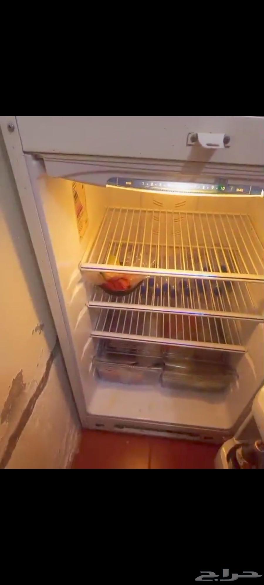 Clean air conditioner.. and a very clean large LG refrigerator64564991574785113