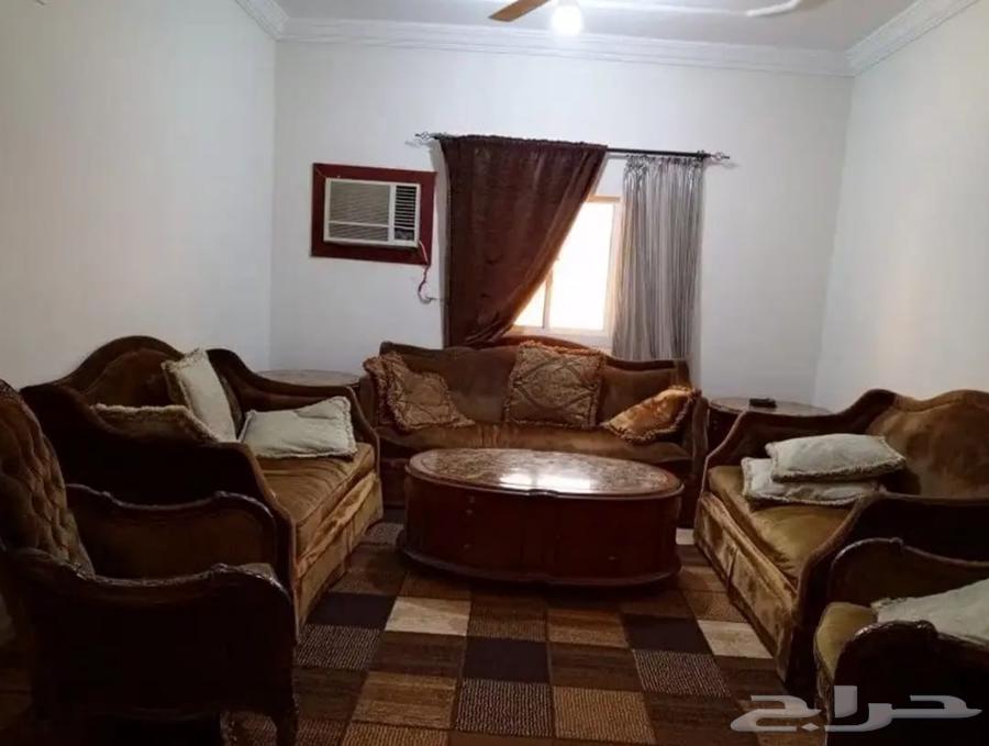 Items for sale: sofa for 500 SAR, TV stand for 200 SAR, and two gas cylinders for 100 SAR64564115897858111