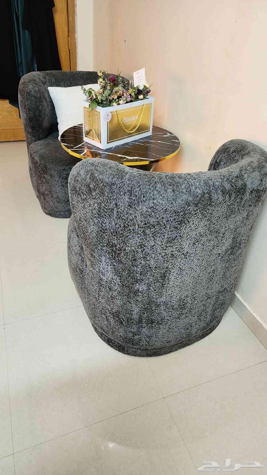 Two sofas in excellent condition in Riyadh64564685049986114