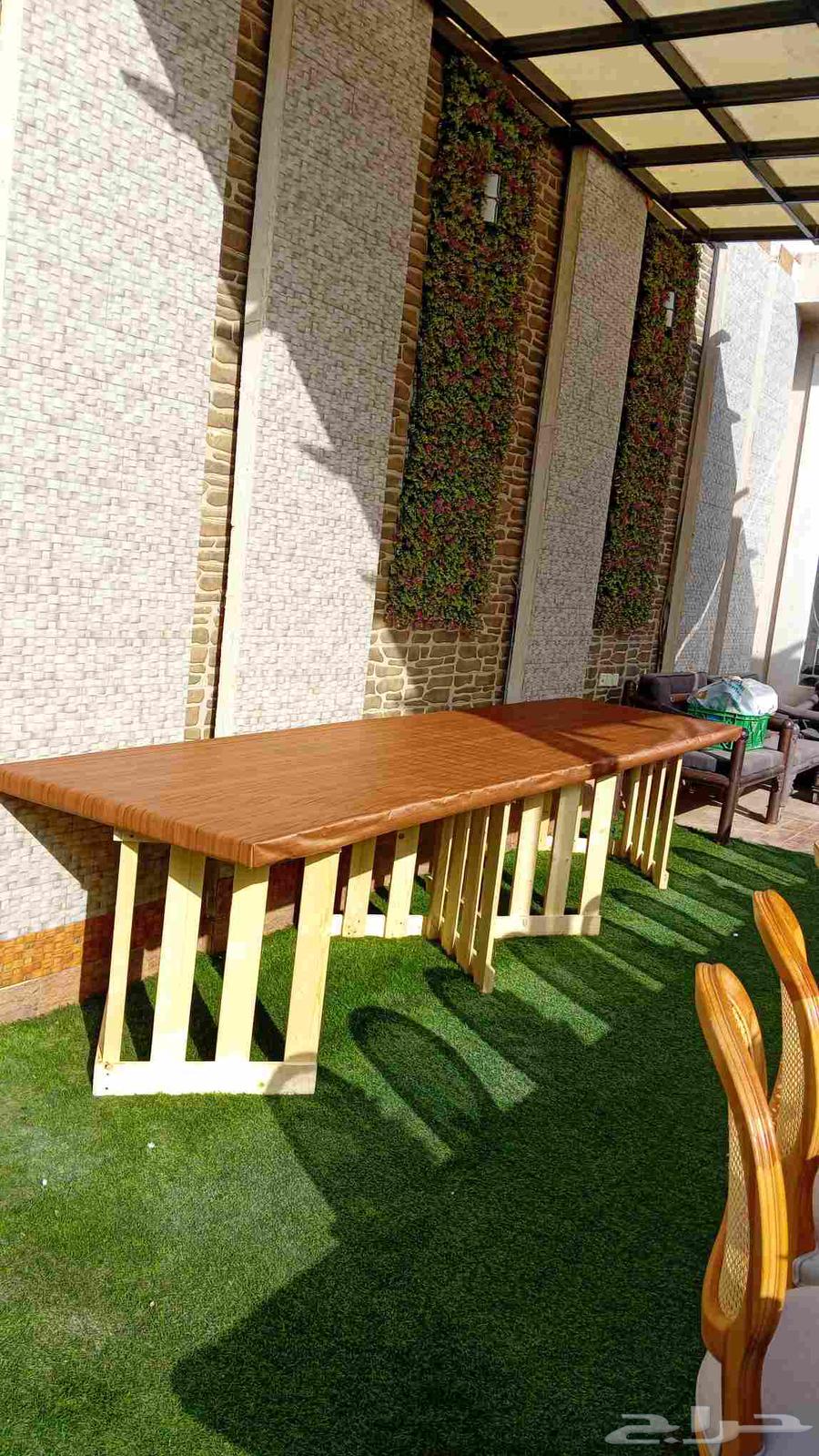 السلام عليكم انا عندي اغراض محل حفلات كراسي اجدد وطاولات لسه64563466412930112