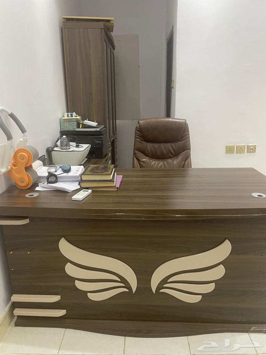 مكتب مع كرسي دوار للبيع مع الدولاب64562852658305111