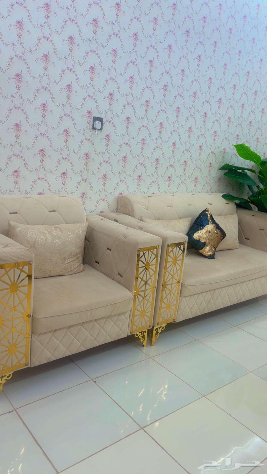 البيع كنب نظيف علي السوم64566244811522112