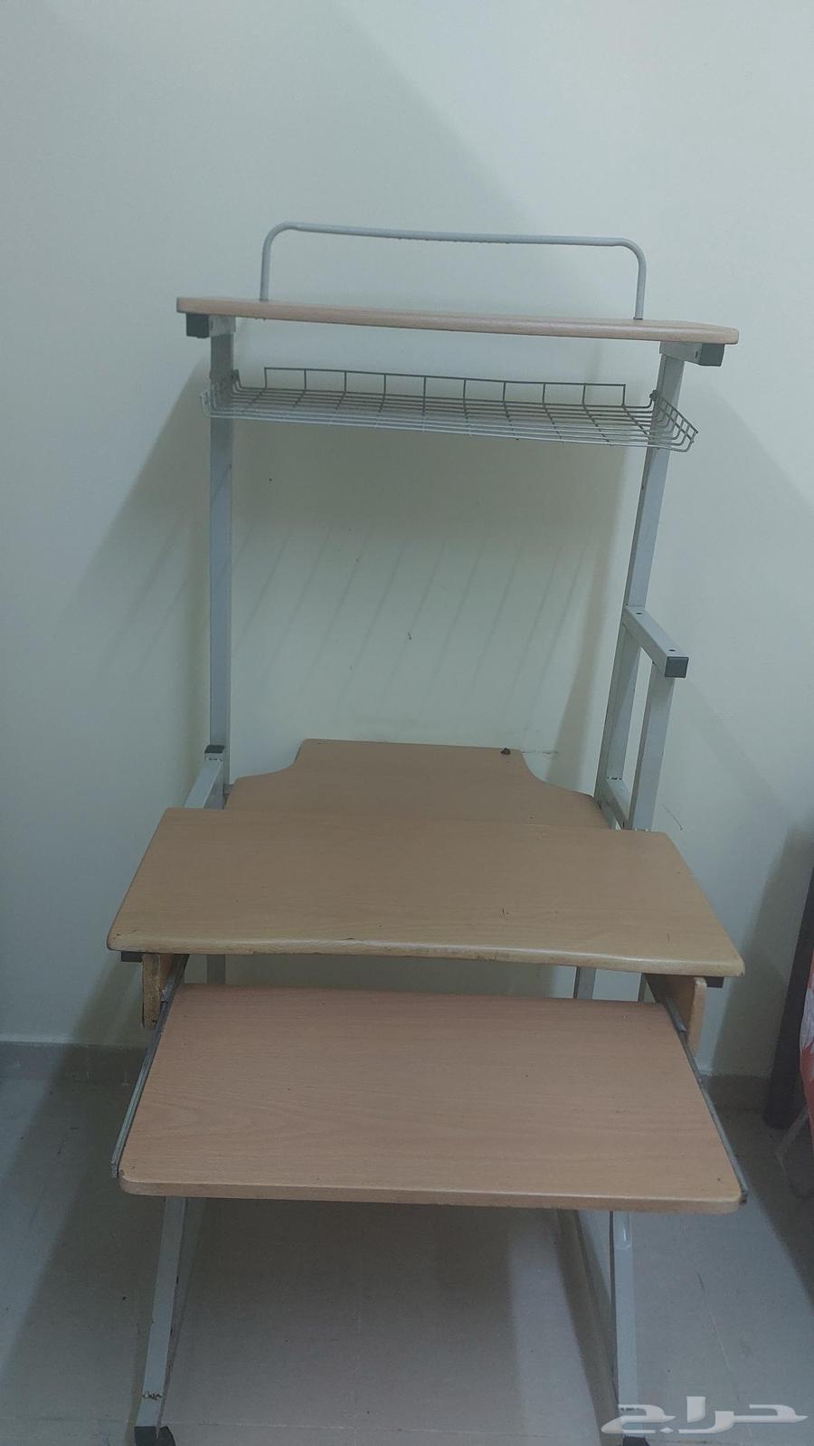 ترابيزة كمبيوتر او لاب توب64565494434819114