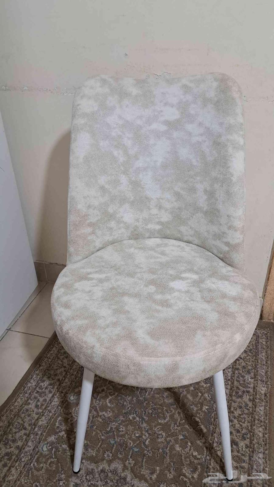 Dining table with 6 chairs64569589984001112