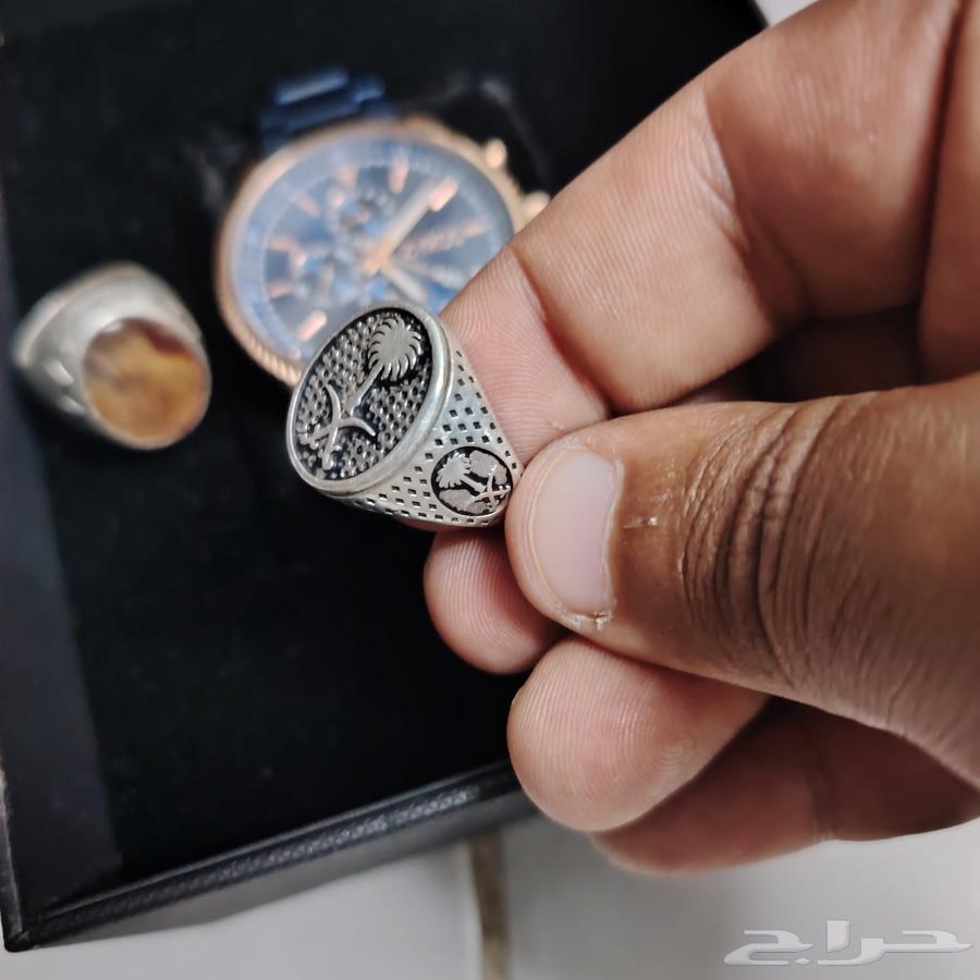 ساعة زايروس جديده وعقيق يماني وخاتم بنقش السيفين والنخله64564991583107111