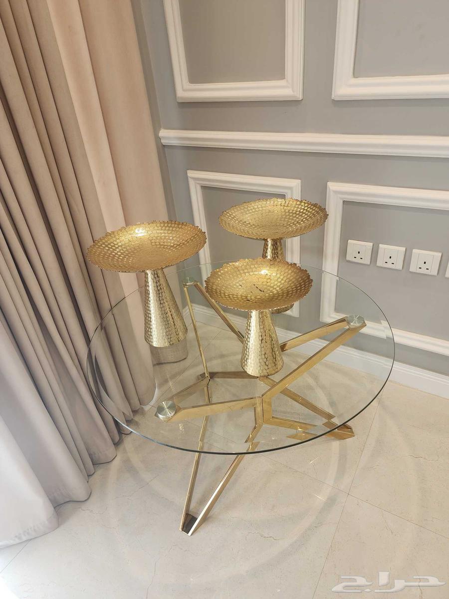 يوجد ثلاثة سخانات طعام ذهبي بحالة ممتازه وثلاثة أطباق تقديم64562671223299111