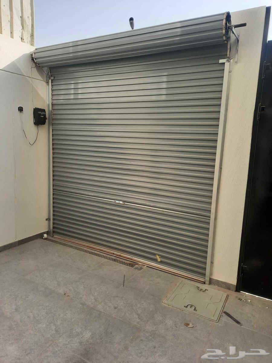 Hello, we have a semi-new Jaraash door that was installed a month ago64564420933506112