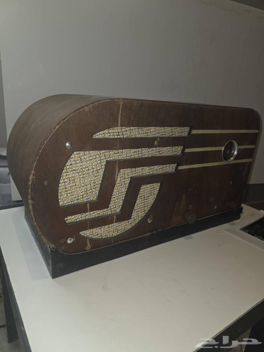 راديو قديم خشبي تراثي64565465320449110