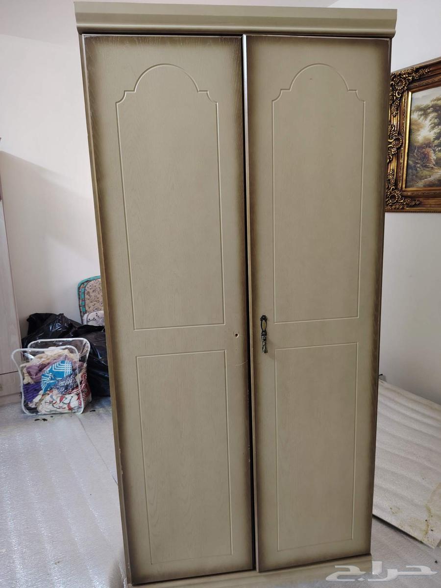 للبيع دولاب وتسريحه وكومدينه64563062593411110