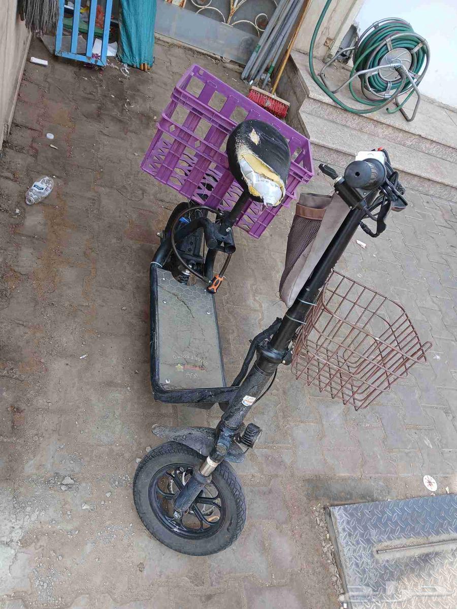 Scooter size 12 working price 700 riyals64566036547585110