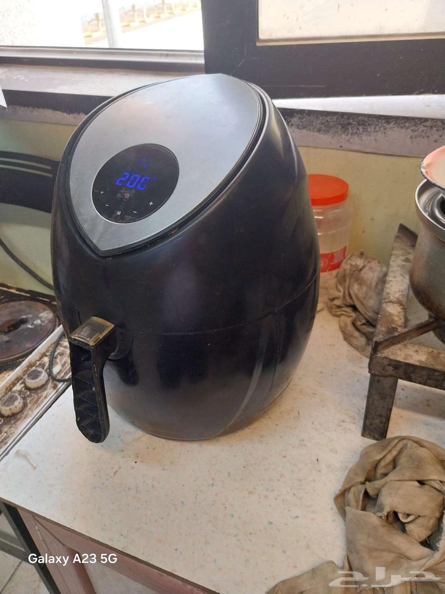 قلاية هوائية تقريبا 8 لتر كبيره بحاله كويسه64567933157251111