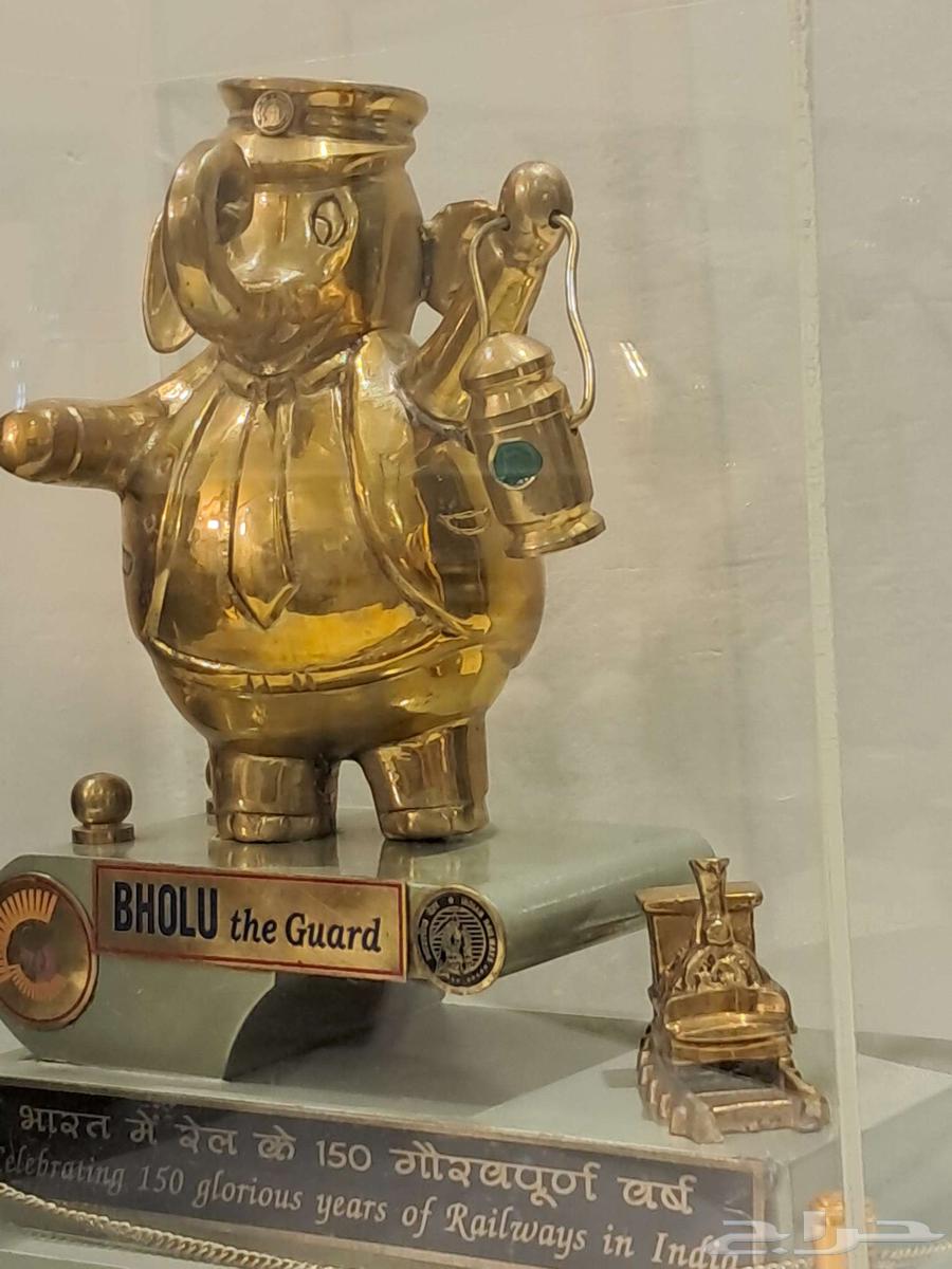 Copper commemorative statue64565158452355110