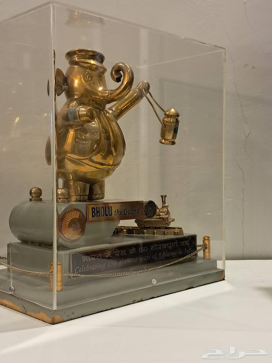 Copper commemorative statue64565158452355112