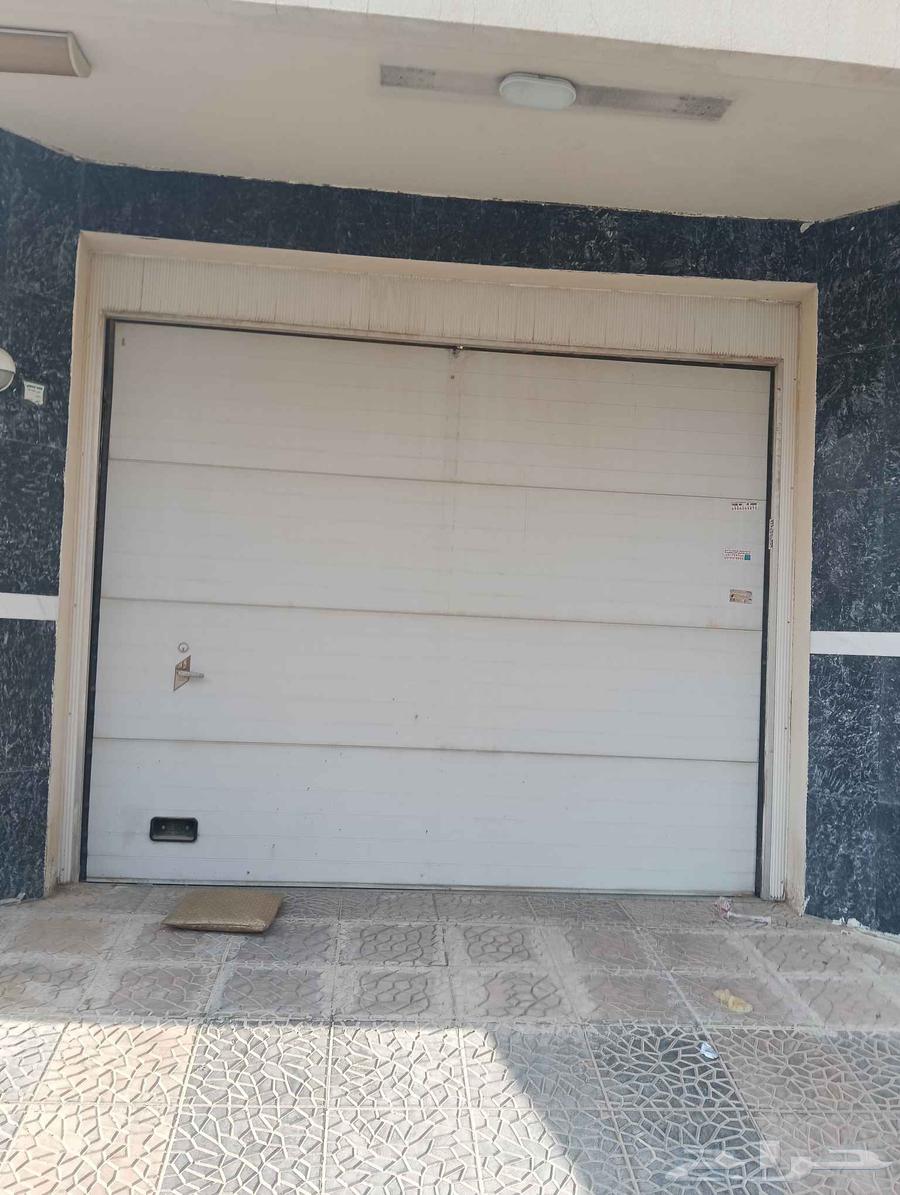 يوجد باب جراش كهربائي بحاله جيده64570053452930114