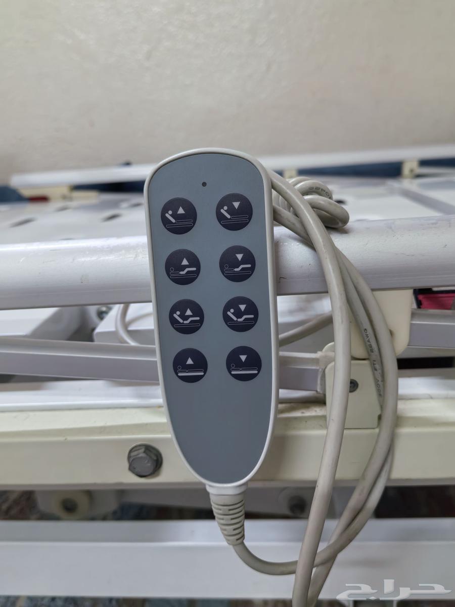 سرير مرضى للبيع شبه جديد السعر استخدام أقل من شهر ب 500 ريال64571175443329110