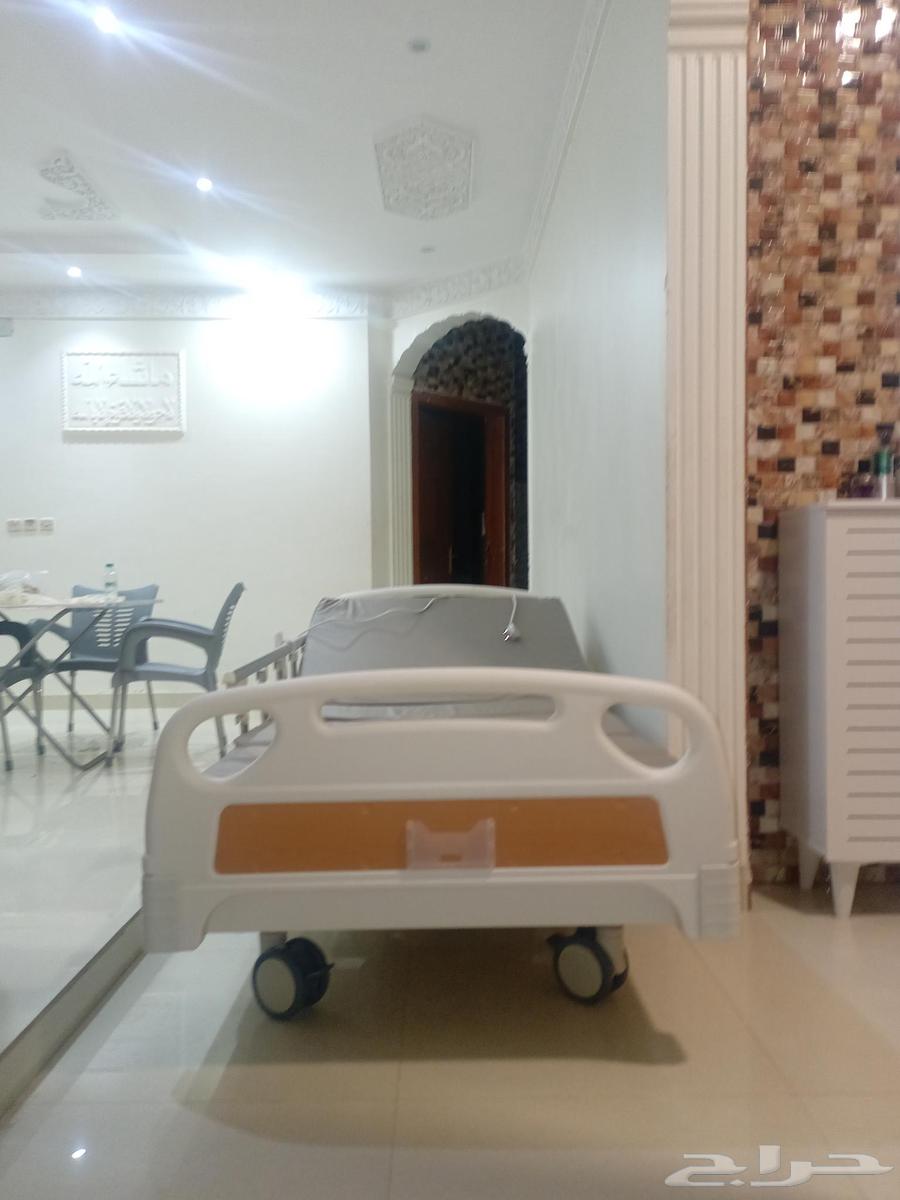 كرسي طبي مستعمل اربع ايام فقط64566907587843112
