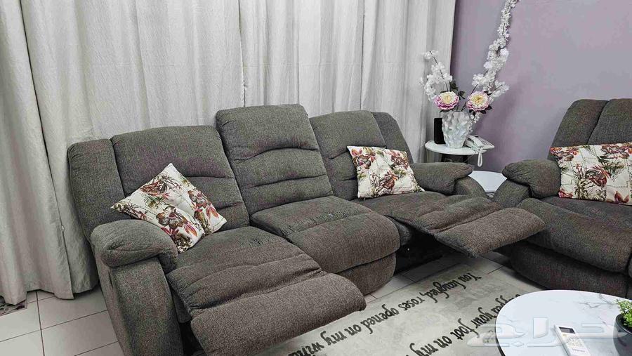 كنب اشلي للبيع قطعتين 3 3 ب 1500 ريال64569138250882113