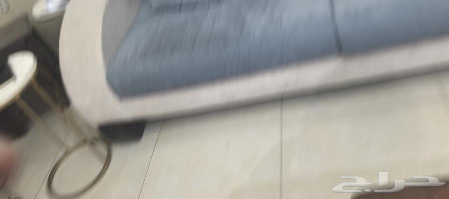 كنب للجلوس بحالة جيدة64570750601474114