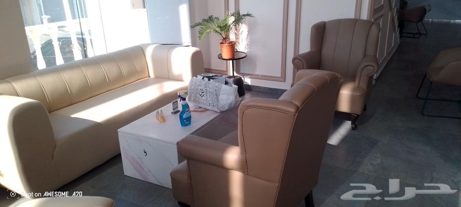 كتب و كراسي وطاولات لاونجات ومطاعم جديدة لم تستخدم64567295597570112