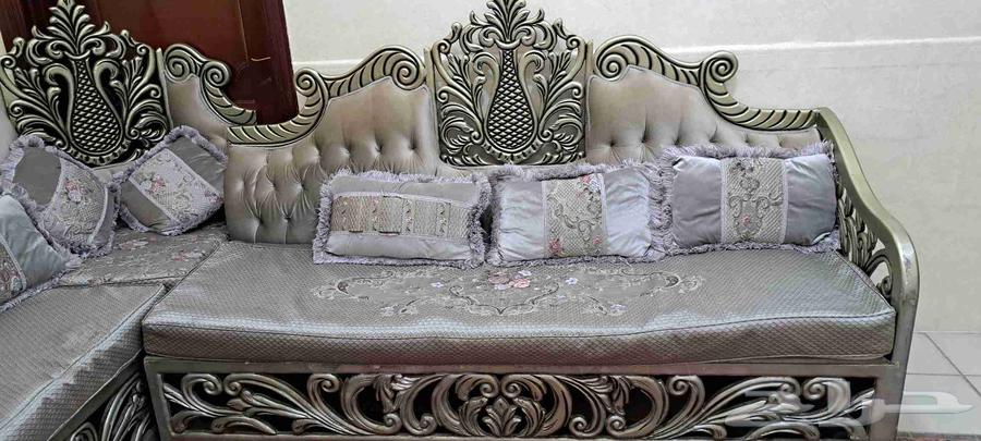 ركنيه خشب اصلي ولا كسر متينه .. مقاس 3 3للبيع64570669149185111