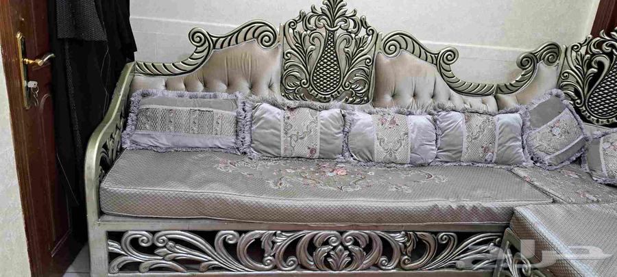 ركنيه خشب اصلي ولا كسر متينه .. مقاس 3 3للبيع64570669149185113