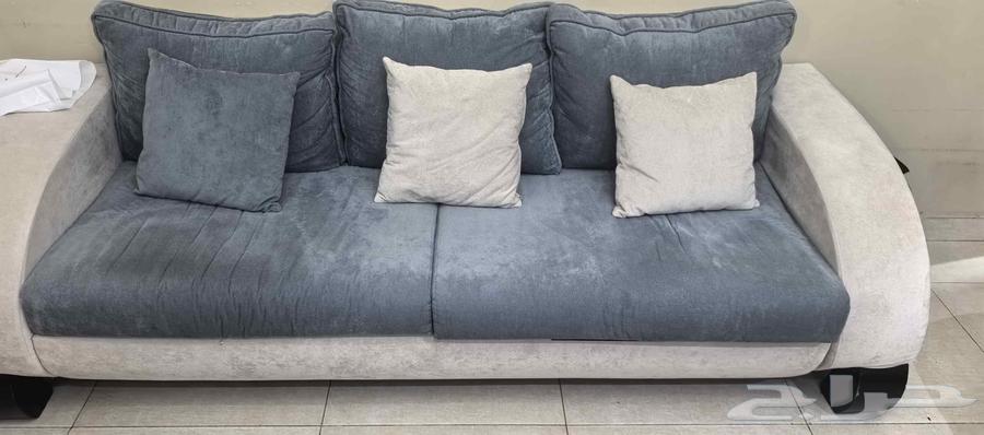 كنب للجلوس بحالة جيدة64570750601474112