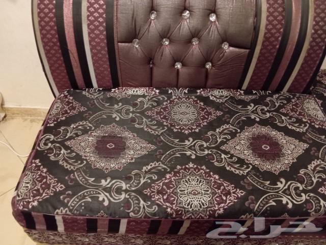 Sofa for urgent sale due to moving for 300, the sofa is in good condition64567877927171114