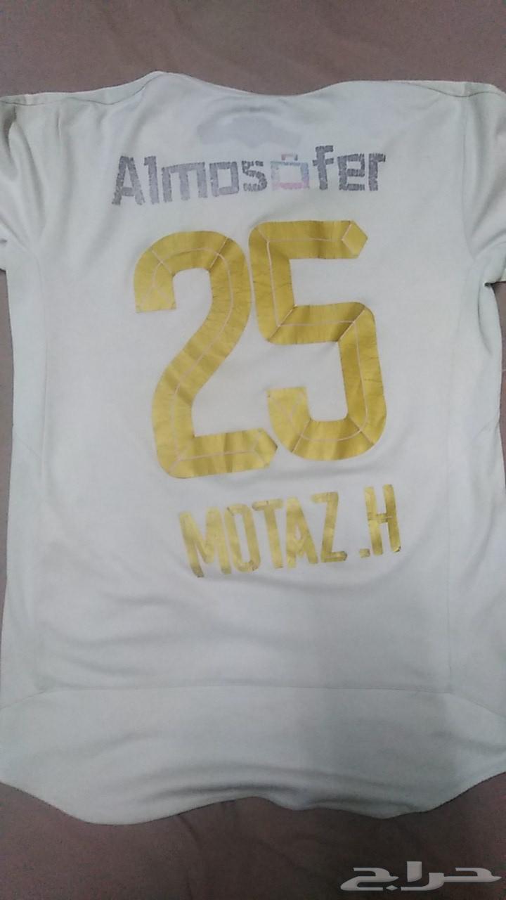 تيشرت اللاعب (معتز هوساوي) مع التوقيع64562965002370111