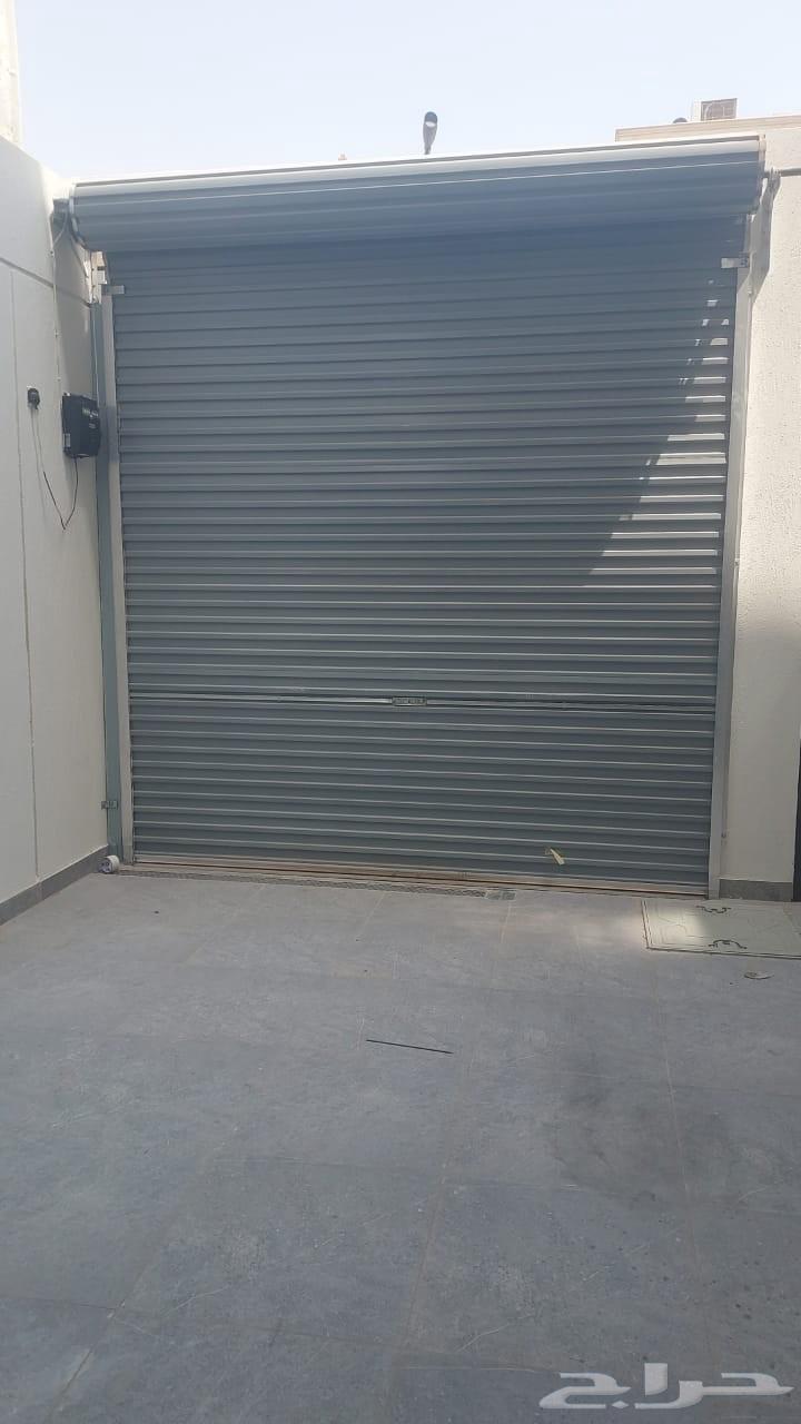 باب جراش رول الطول 3 متر في 3 متر عرض سبب البيع تغير لون64565605598595110