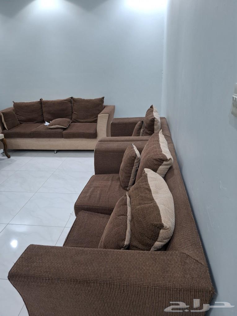 يوجد اثاث للبيع في حالة جيده64564074303490112