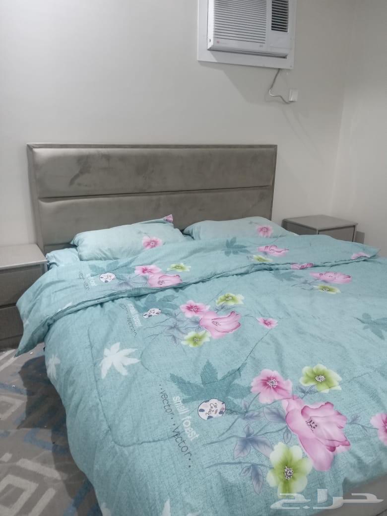 غرفة نوم مكونه من سرير ودولاب وكمودينتين64569261497217112