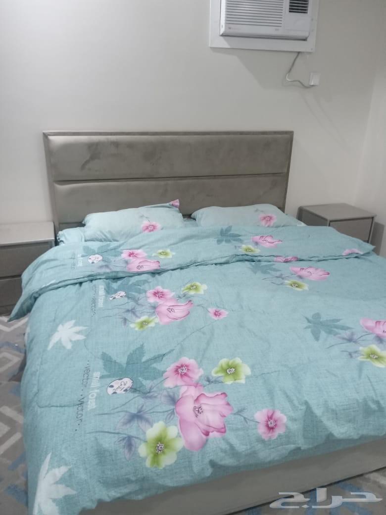 غرفة نوم مكونه من سرير ودولاب وكمودينتين64569261497217110