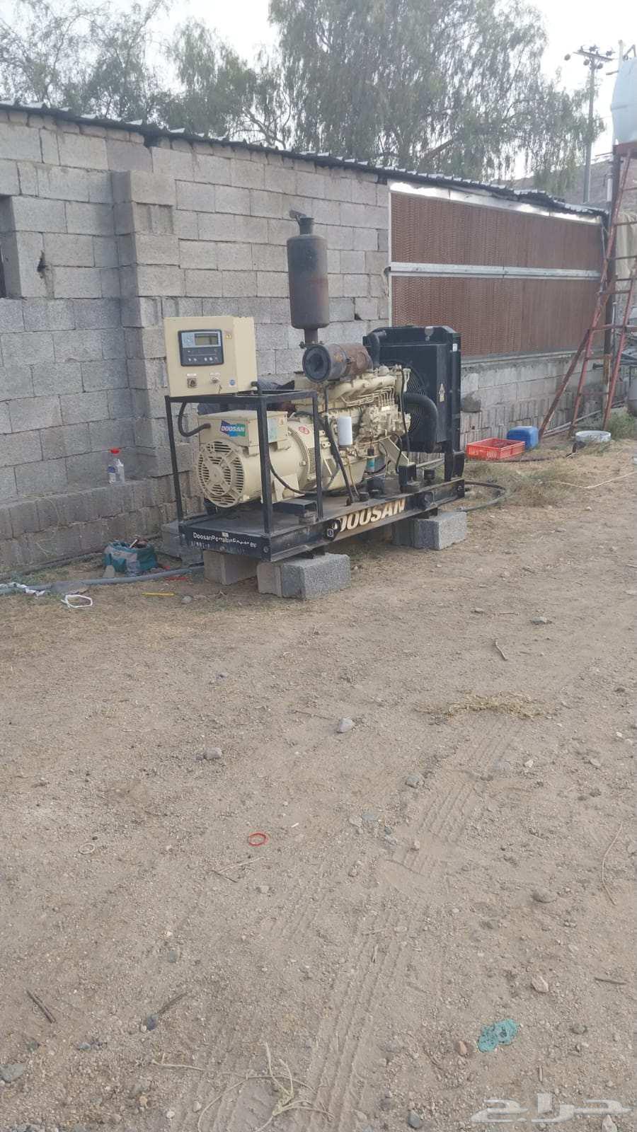 Shawarma factory for sale, licensed, car and refrigerated van, used, Diwan chicken cages64567392821378112