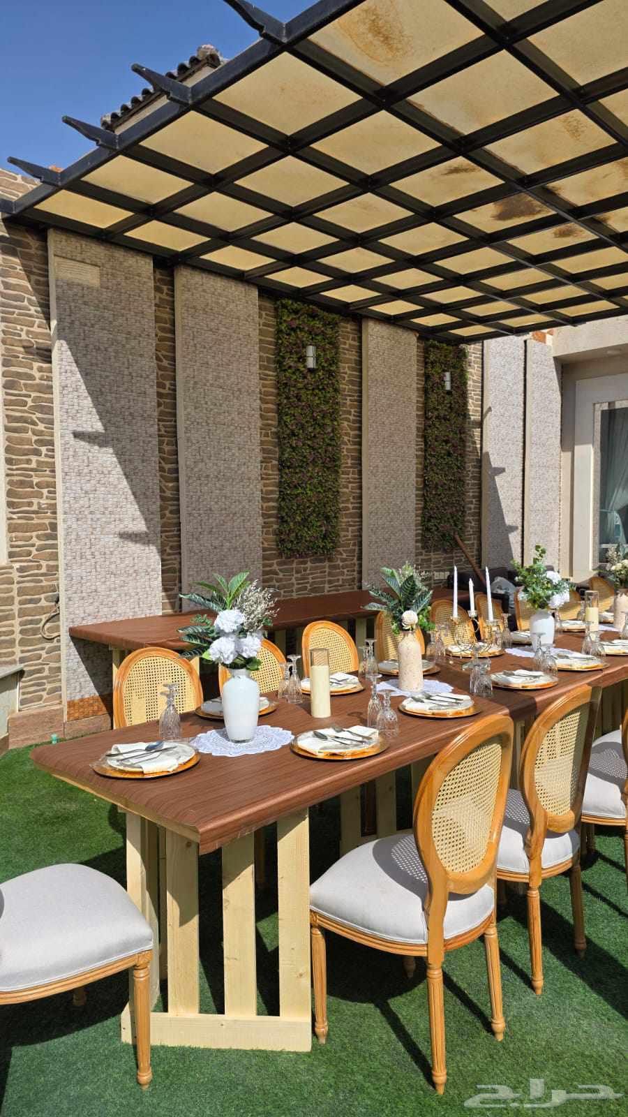 السلام عليكم انا عندي اغراض محل حفلات كراسي اجدد وطاولات لسه64563466412930114