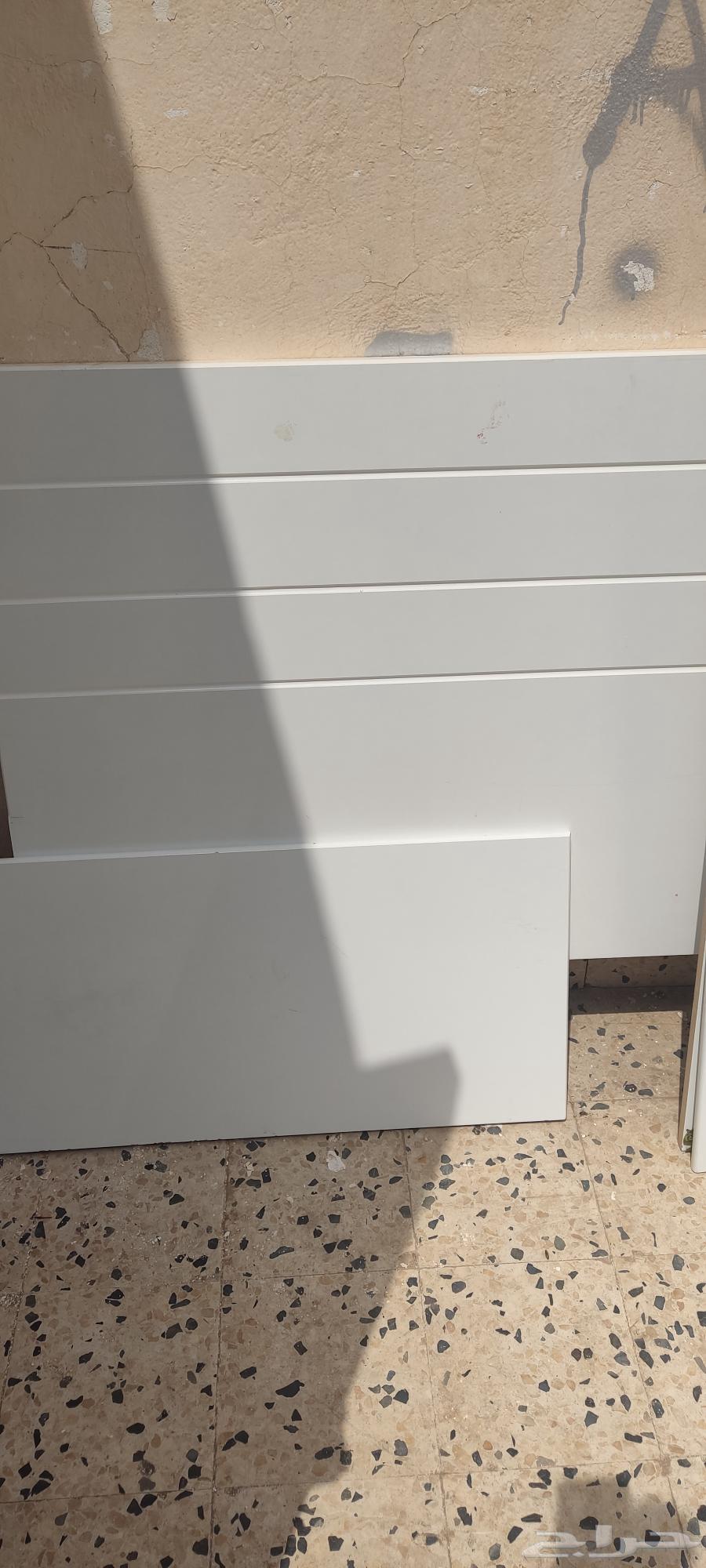 سرير ابيض جديد عرض 120 للبيع او البدل ب سرير نفر64566299530113110