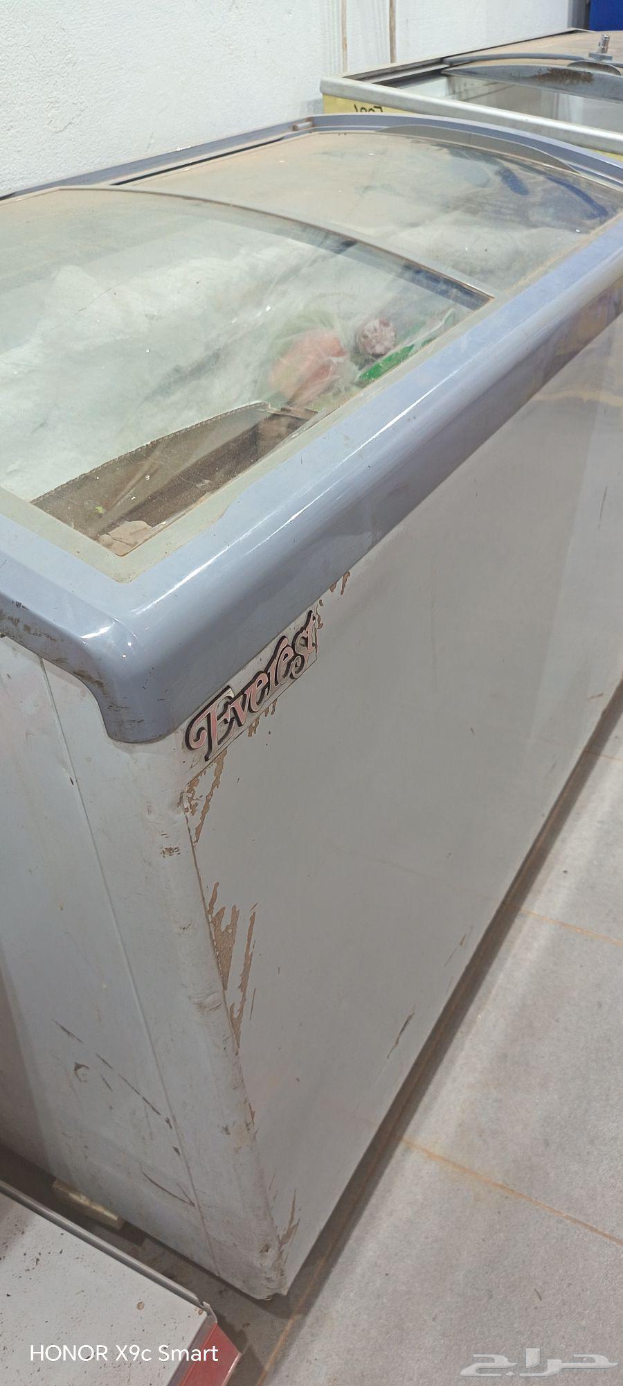 Show refrigerators, supply refrigerators and shelves, almost new64562586441730113